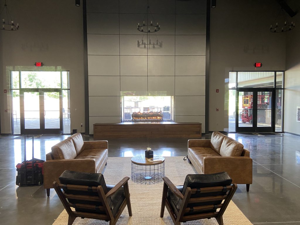 Acucraft Custom Indoor Outdoor Gas Fireplace with Jumbo Weathered Oak Logset (1)