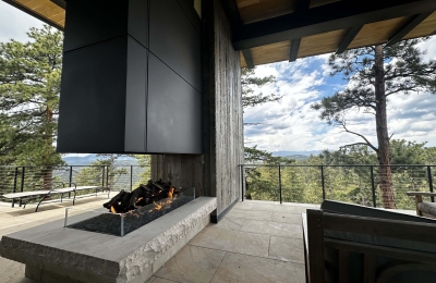 Acucraft Custom Peninsula Gas Fireplace with Logset and Partial Glass (1) modern open view fireplace with gas logset in luxury home overlooking the colorado mountains