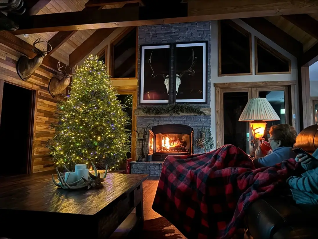 Cosy-blanket-holiday-tree-by-the-fireplace