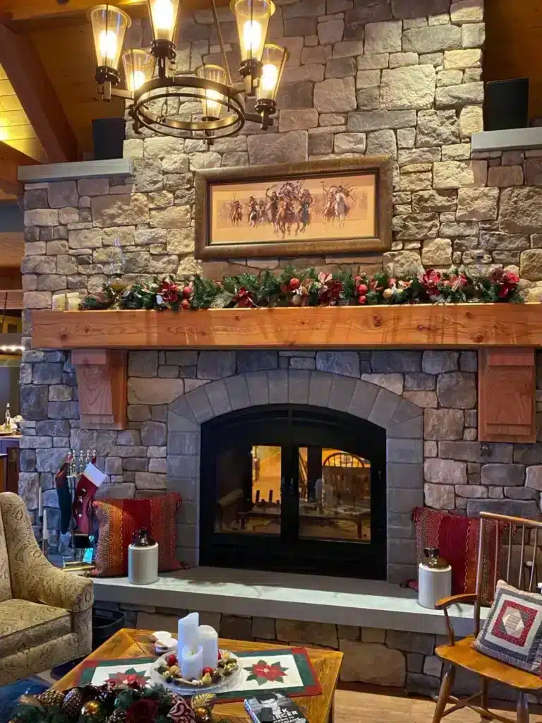 Festive-holiday-mantle-fireplace
